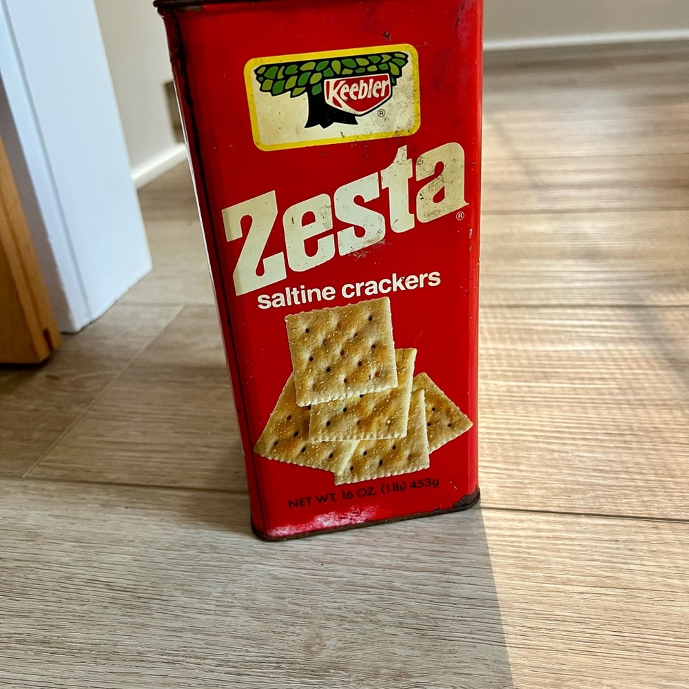 Vintage 1981 Keebler Zesta Saltine Cracker Container